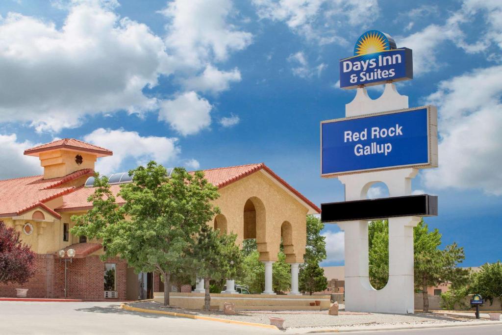 Days Inn & Suites by Wyndham Red Rock-Gallup Main image 1